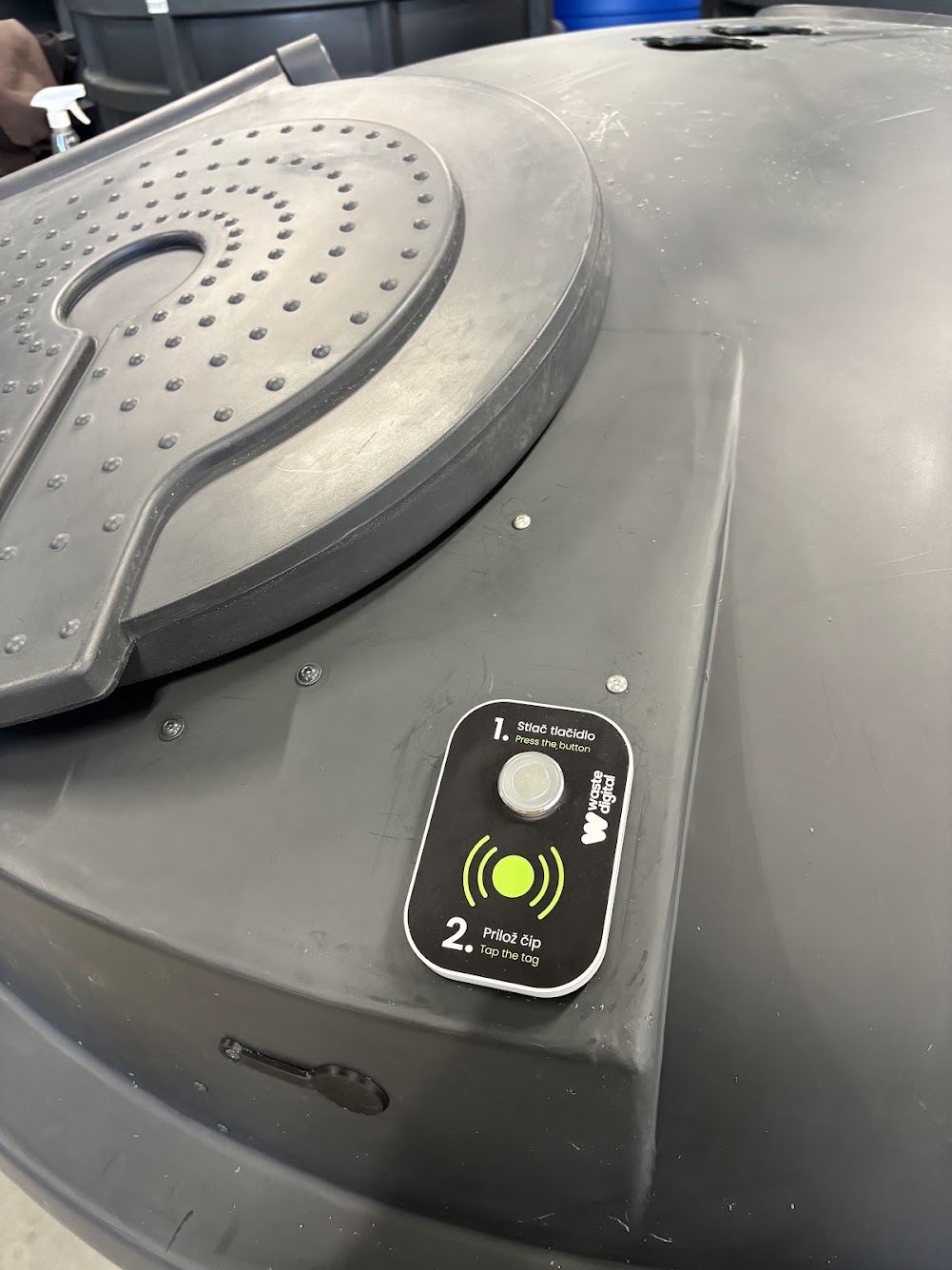 NFC přístupový panel chytrého zámku na kontejneru